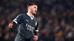 Cafu rendido a Santi Giménez: «É muito bom...»