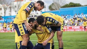 Jefferson destaca série invencível do Estoril e atira: «Pode aproveitar ausências do Sporting»