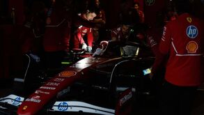 Caos nos testes do Bahrain: corte de energia deixa carros na pista e mecânicos mergulhados na escuridão