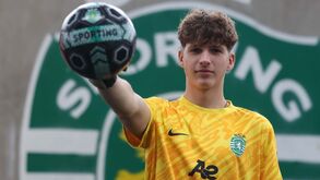 Sporting reforça formação com o guarda-redes Luka Petric que quer ser campeão em Portugal