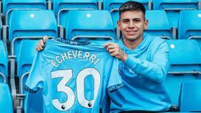 Manchester City apresenta jovem prodígio argentino contratado há um ano