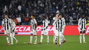 Balneário da Juventus a ferro e fogo: «Aqui não há filhos da p...»