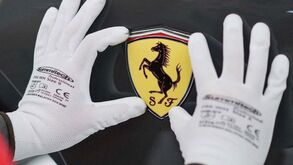 Família Agnelli vende 3,9% da Ferrari por três mil milhões