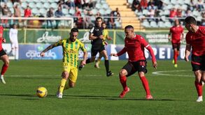 A montanha-russa da 2.ª Liga à entrada do último terço: 8 primeiros separados por... 6 pontos