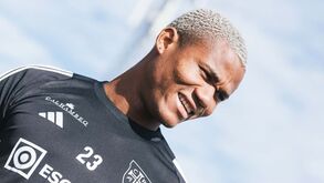 Khaly aguarda oportunidade 