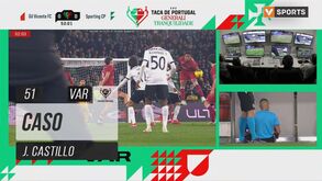 Árbitro reverte decisão e não assinala penálti para o Sporting após analisar imagens