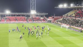 União entre adeptos e jogadores do Sporting: cânticos a pedir presença no Jamor e agradecimentos nos dois topos