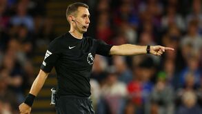Árbitro que insultou Klopp suspenso pela UEFA até junho de 2026