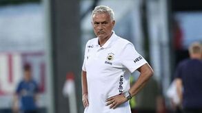 José Mourinho responde ao Galatasaray com processo por danos morais