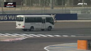 Do apagão ao autocarro perdido no meio da pista: momentos insólitos marcam testes da F1