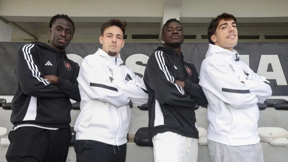 Clau Mendes, Svensson, Obeng e Larrazabal à conversa com Record