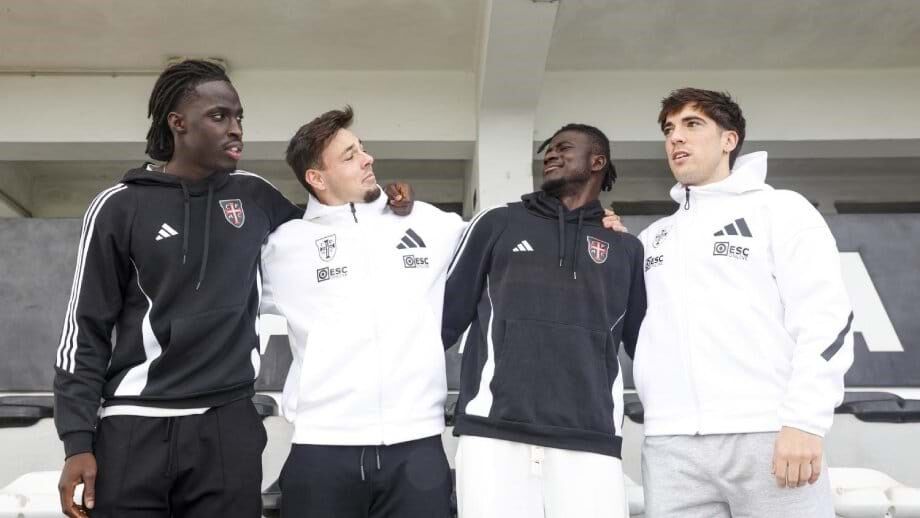 Clau Mendes, Svensson, Obeng e Larrazabal à conversa com Record