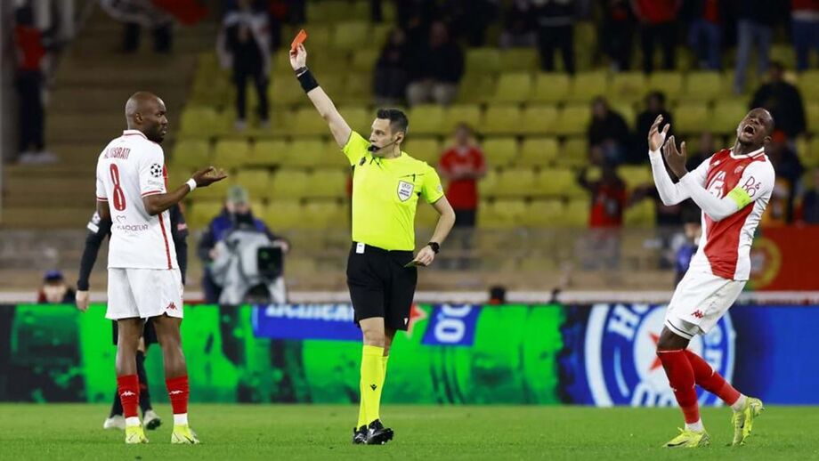 Treinador do Monaco comentou derrota com o Benfica e a expulsão do médio