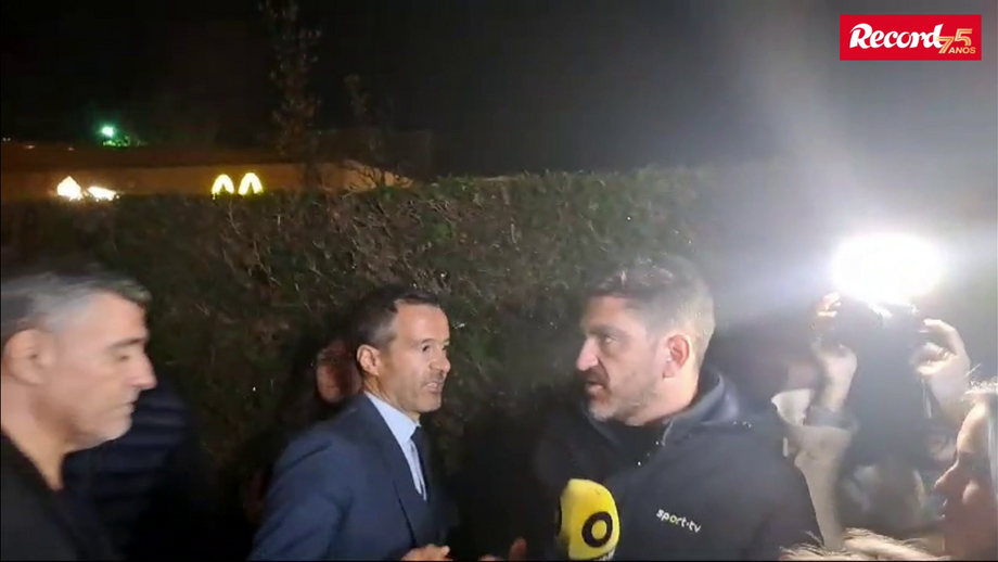 Agente está na Igreja das Antas a prestar homenagem ao antigo presidente do FC Porto