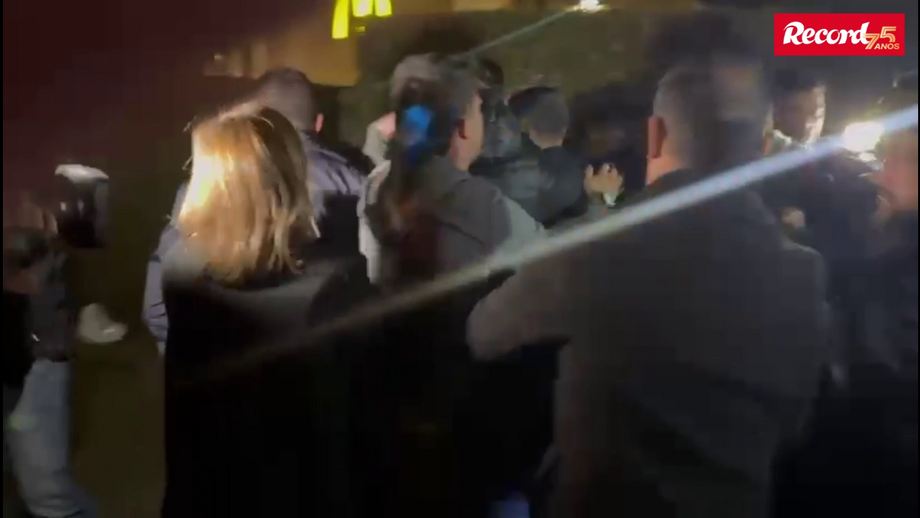 Antigo treinador do FC Porto foi muito acarinhado pelos adeptos presentes na Igreja das Antas