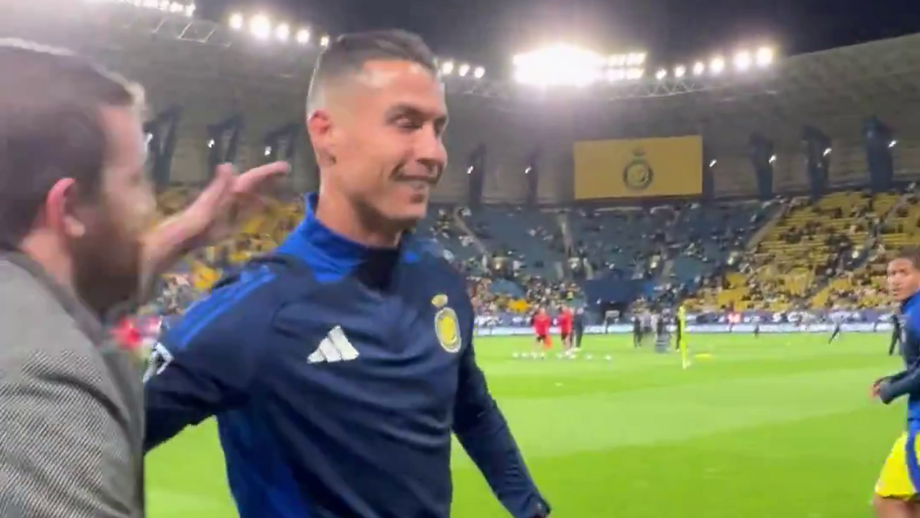 Durante o aquecimento que antecedeu o Al Nassr-Al Ettifaq
