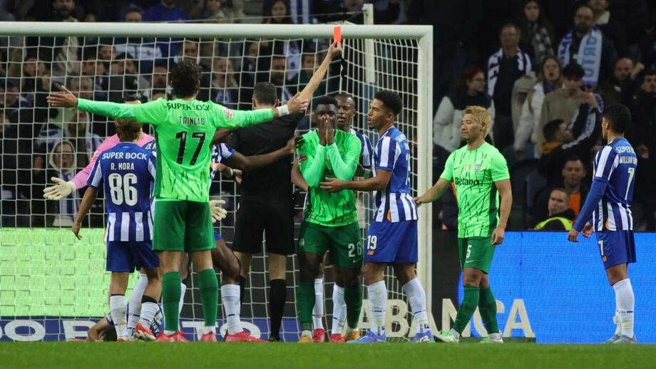 Os vermelhos a Matheus e Diomande e os lances de penálti: Iturralde González analisa casos do FC Porto-Sporting