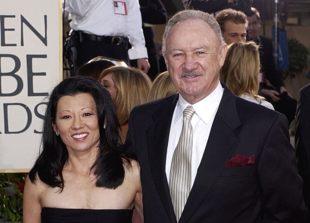 Gene Hackman e  Betsy Arakawa, em 2003
