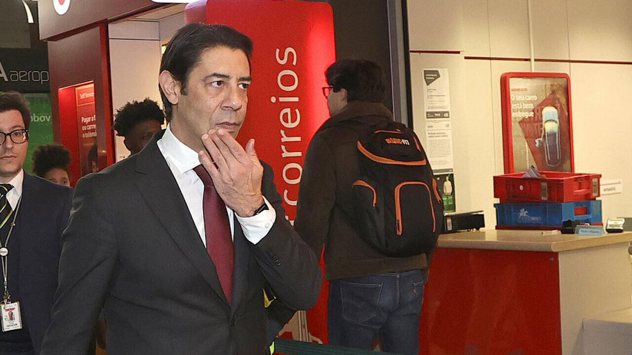 Rui Costa no aeroporto