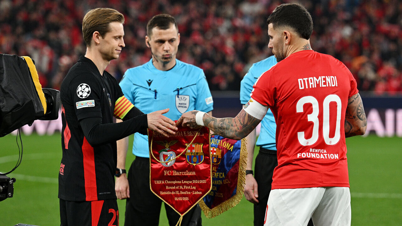 De Jong e Otamendi antes do Benfica-Barcelona