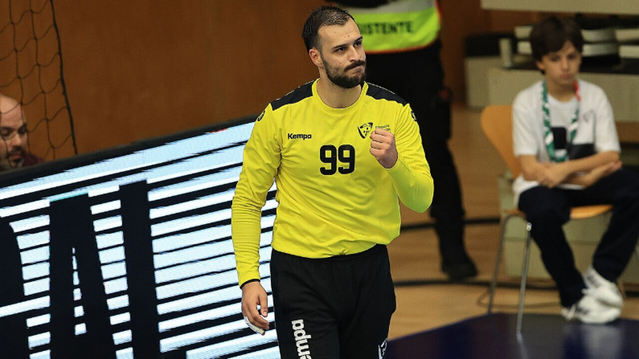 Diogo Valério, guarda-redes do Marítimo e da Seleção Nacional de andebol