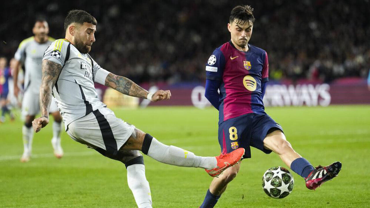 Otamendi disputa lance com Pedri