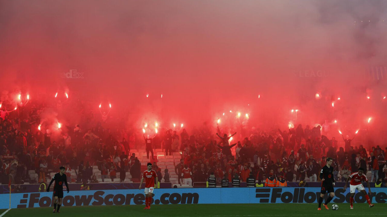 A pirotecnia utilizada pelos adeptos do Benfica