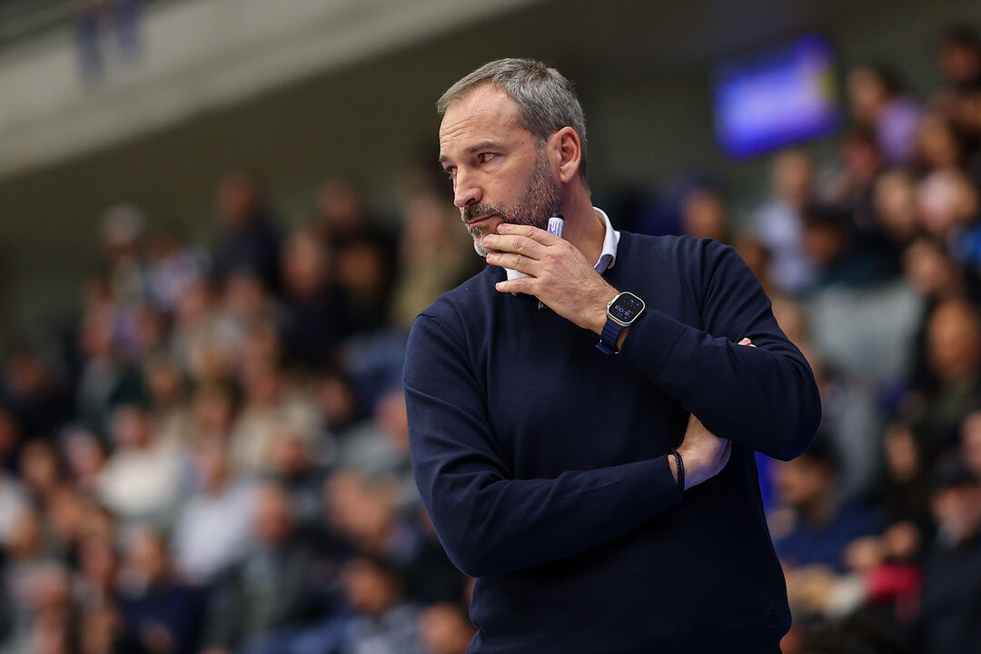 Fernando Sá no comando técnico dos dragões