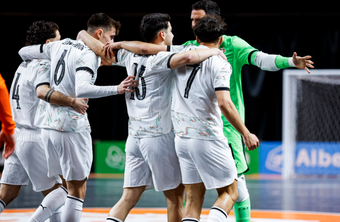 Portugal vence (7-4) a Holanda no fecho do apuramento para Euro 2026