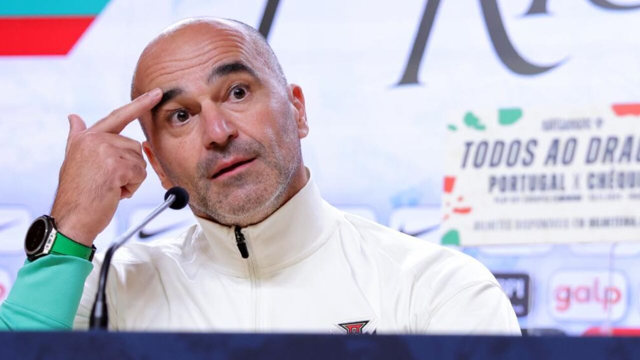 Roberto Martínez pensativo