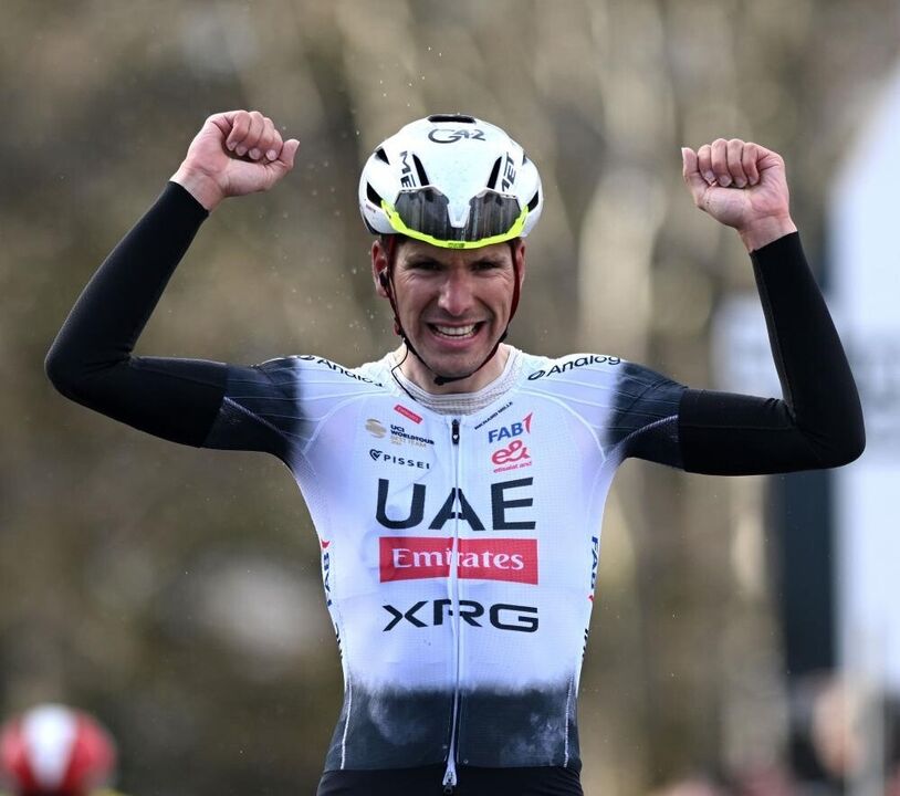 Almeida venceu uma etapa