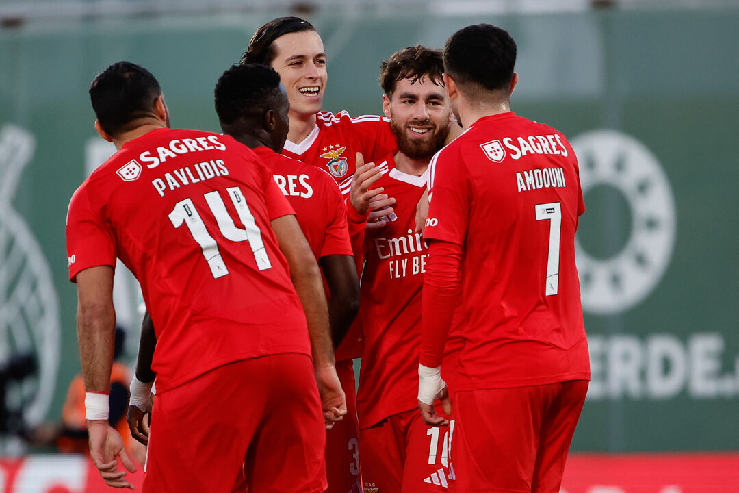 Carreras a festejar golo do Benfica frente ao Rio Ave