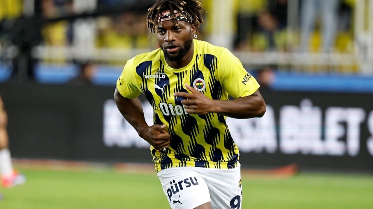 Saint-Maximin, jogador do Fenerbahçe