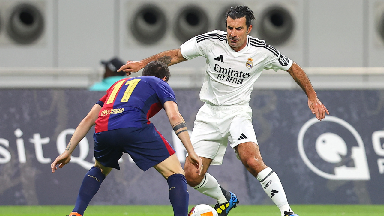 Luís Figo durante um jogo das lendas do Real Madrid