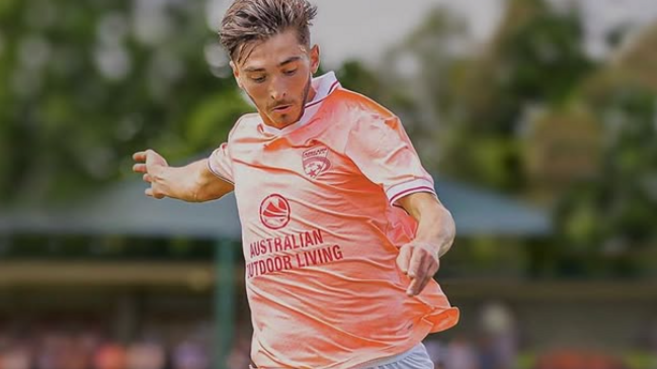 Josh Cavallo, jogador do Adelaide United, foi o primeiro futebolista a assumir-se como homossexual