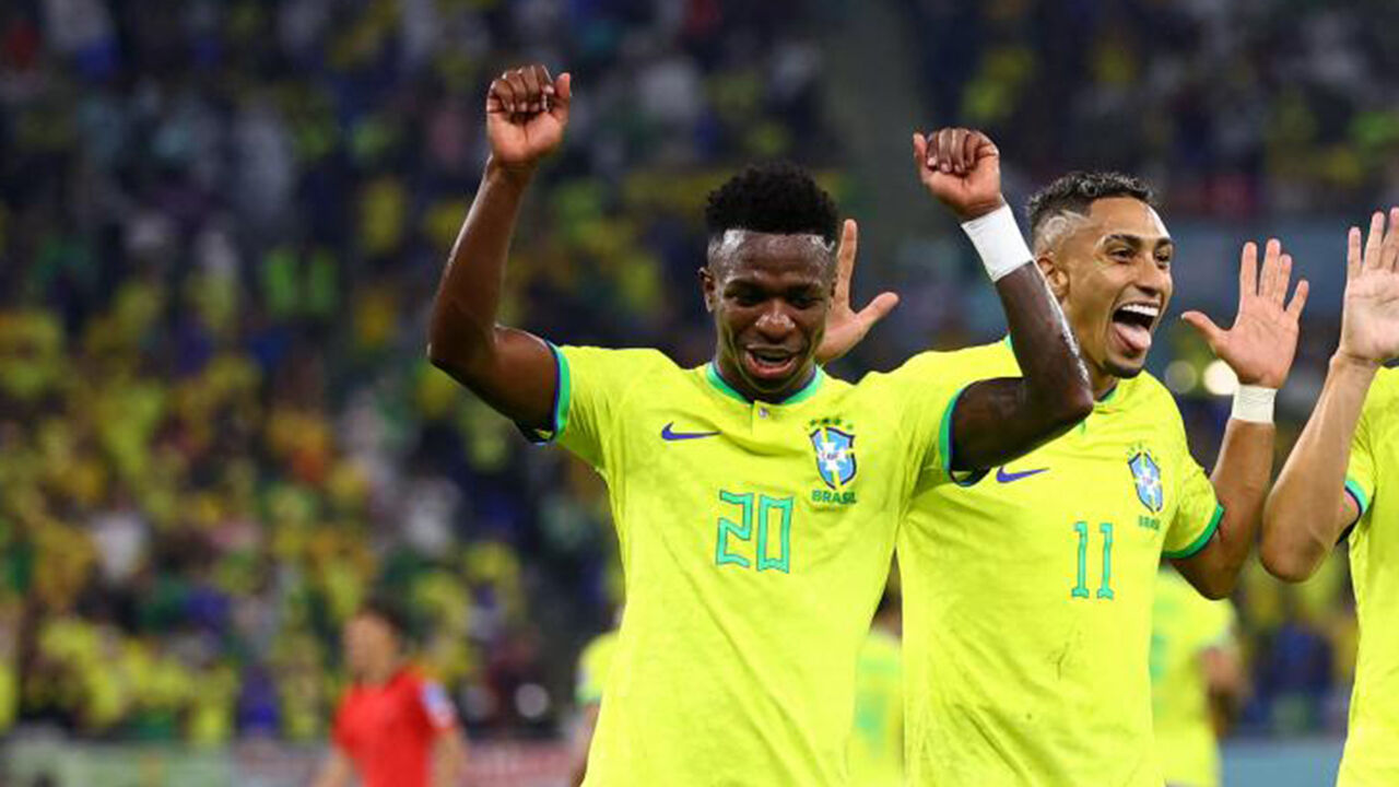 Vini e Raphinha (e ainda Rodrygo) atravessam um bom momento 