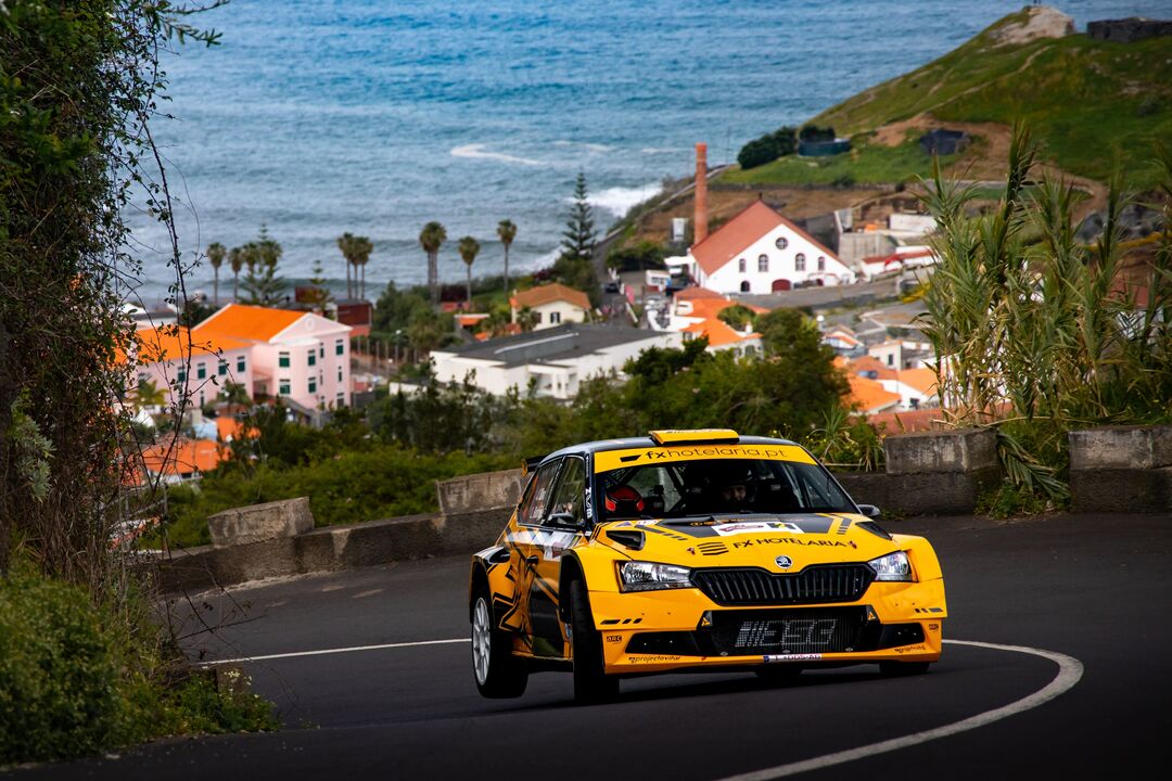 A dupla João Silva/Luís Rodrigues brilhou no Campeonato de Ralis CORAL