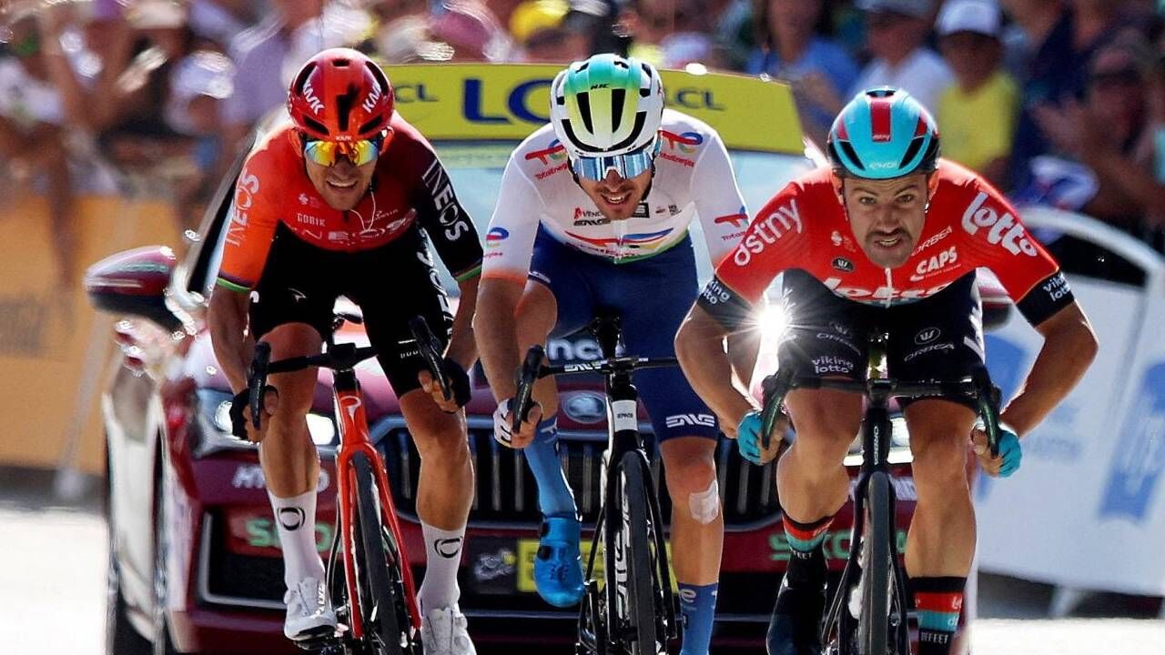 Tour volta a partir no estrangeiro