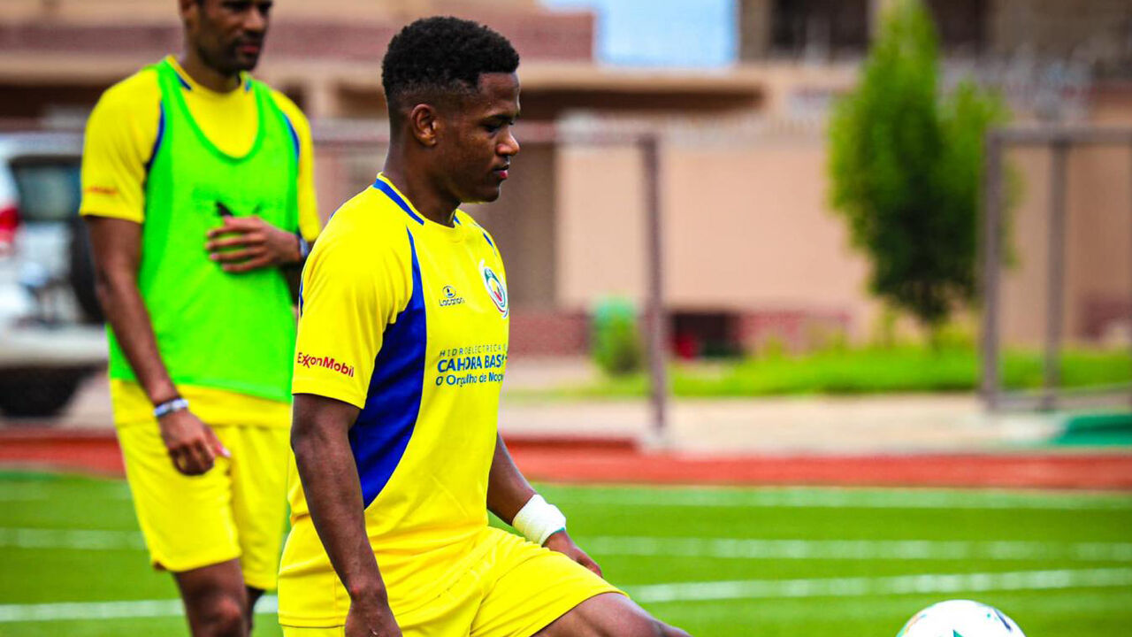 Geny Catamo apresenta-se ao serviço nos Mambas