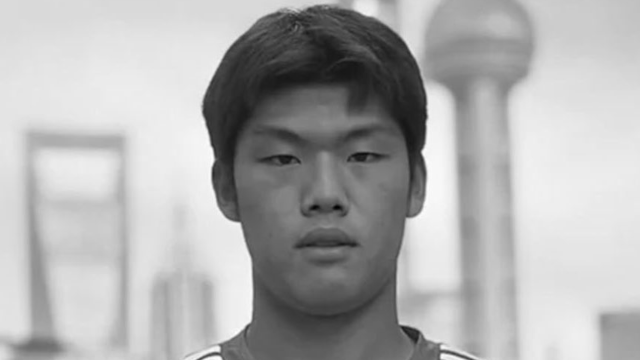 Guo Jiaxuan, antigo jogador do Bayern Munique, morre aos 18 anos
