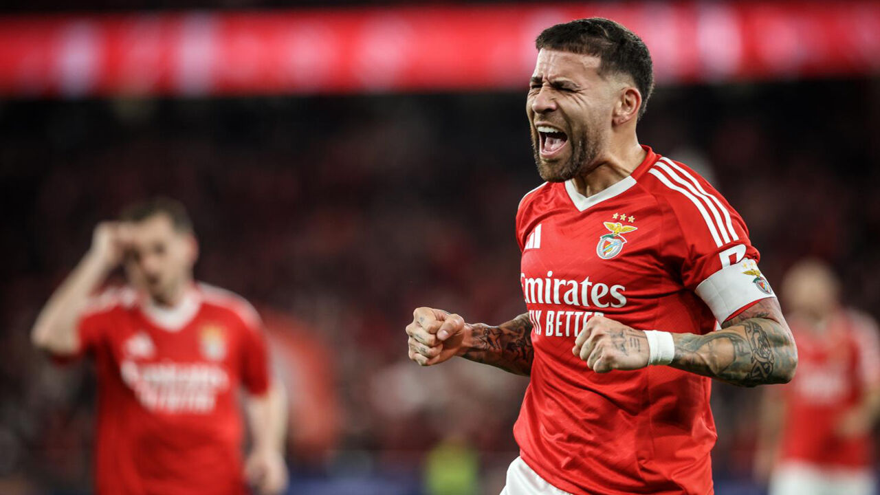 Otamendi foi eleito jogador do ano pelos sócios e adeptos do Benfica
