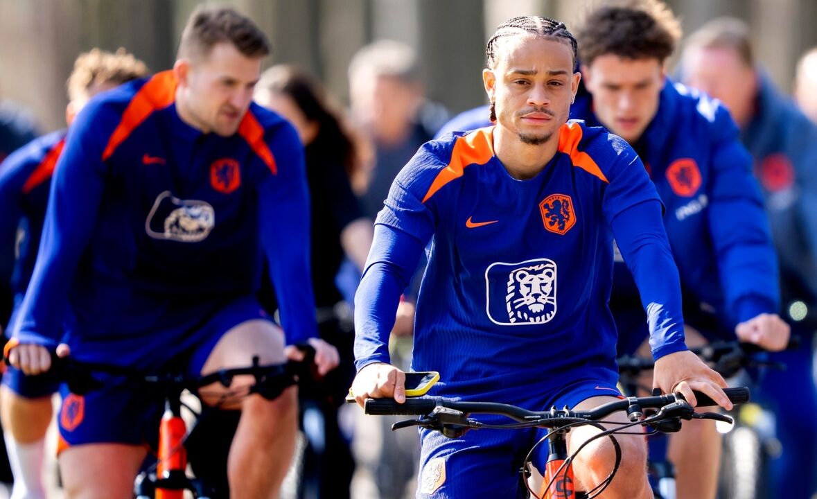 Xavi Simons a liderar o 'pelotão' da Holanda