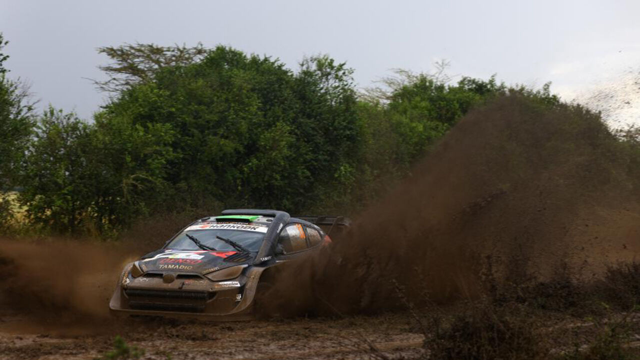 Evans, líder do campeonato à partida, com 61 pontos, manteve um ataque constante ao longo de todo o dia