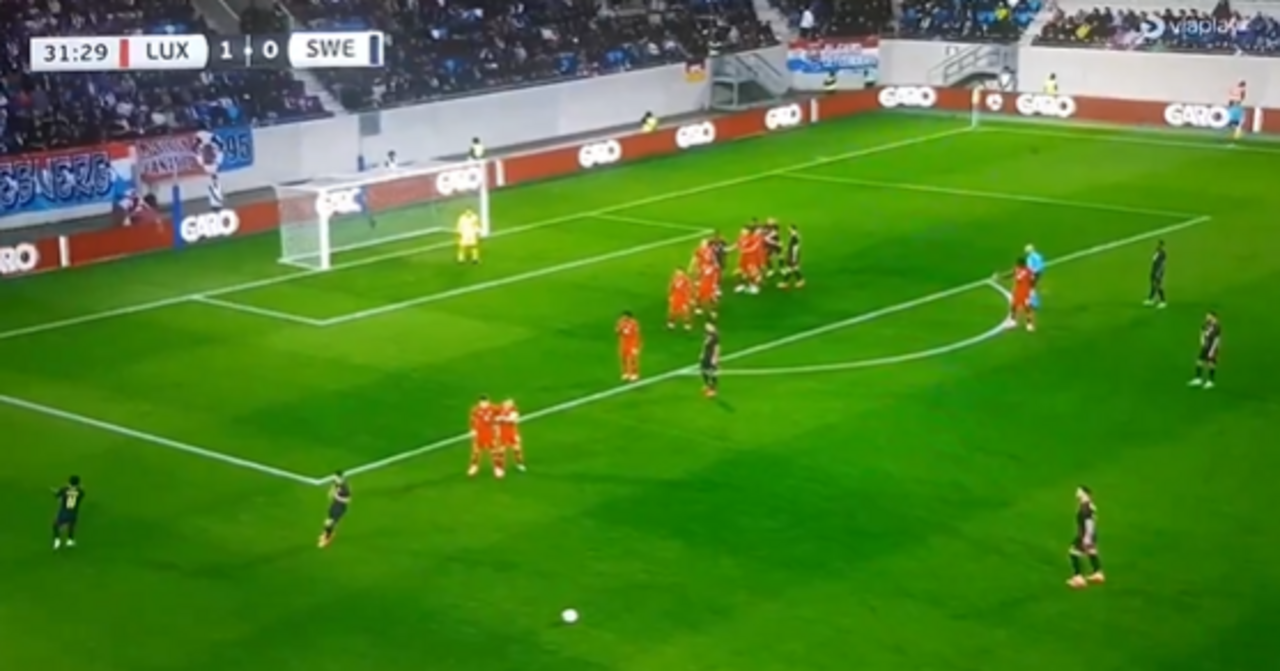 Lance caricato com Dalh e Elanga no Luxemburgo-Suécia