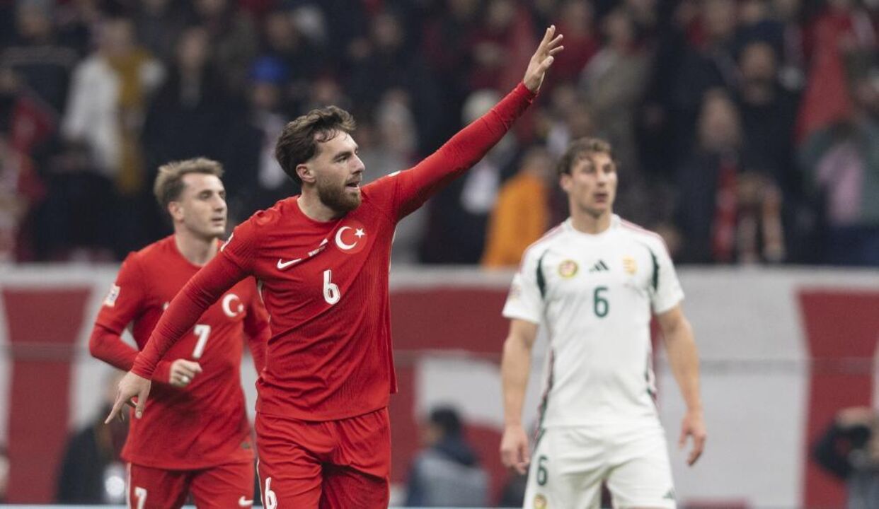 Kökçü ao serviço da seleção da Turquia