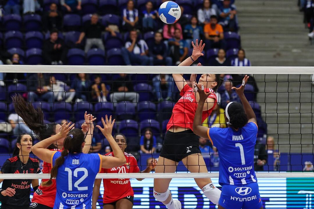 Vai haver Clássico nas meias-finais