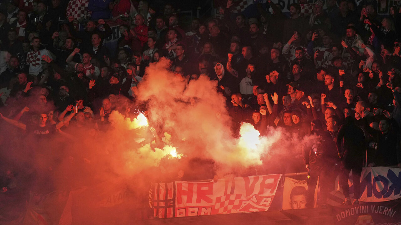 Adeptos croatas no jogo com a França, na Liga das Nações