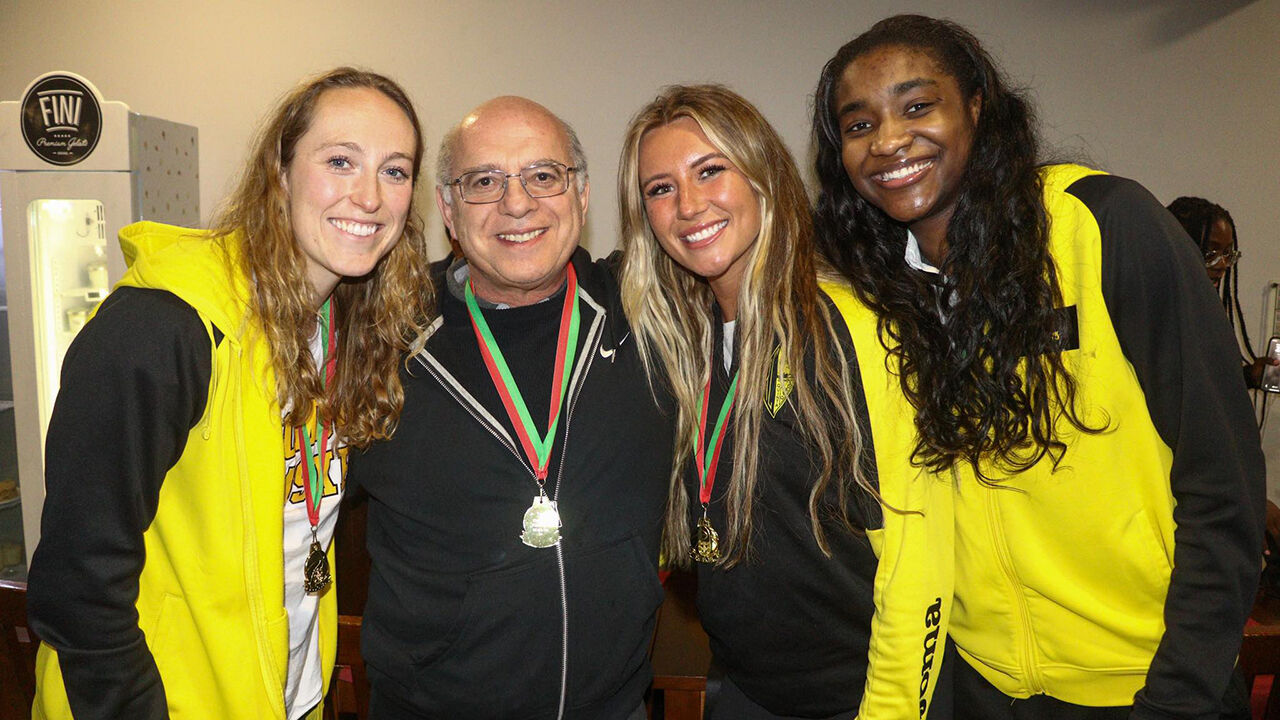 Quinta dos Lombos recebida em festa após conquista da Taça feminina