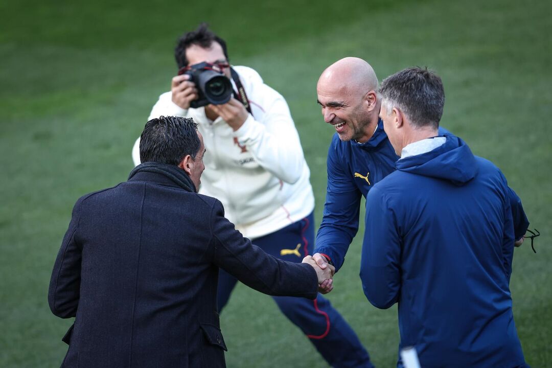 Pedro Proença cumprimenta Martínez 