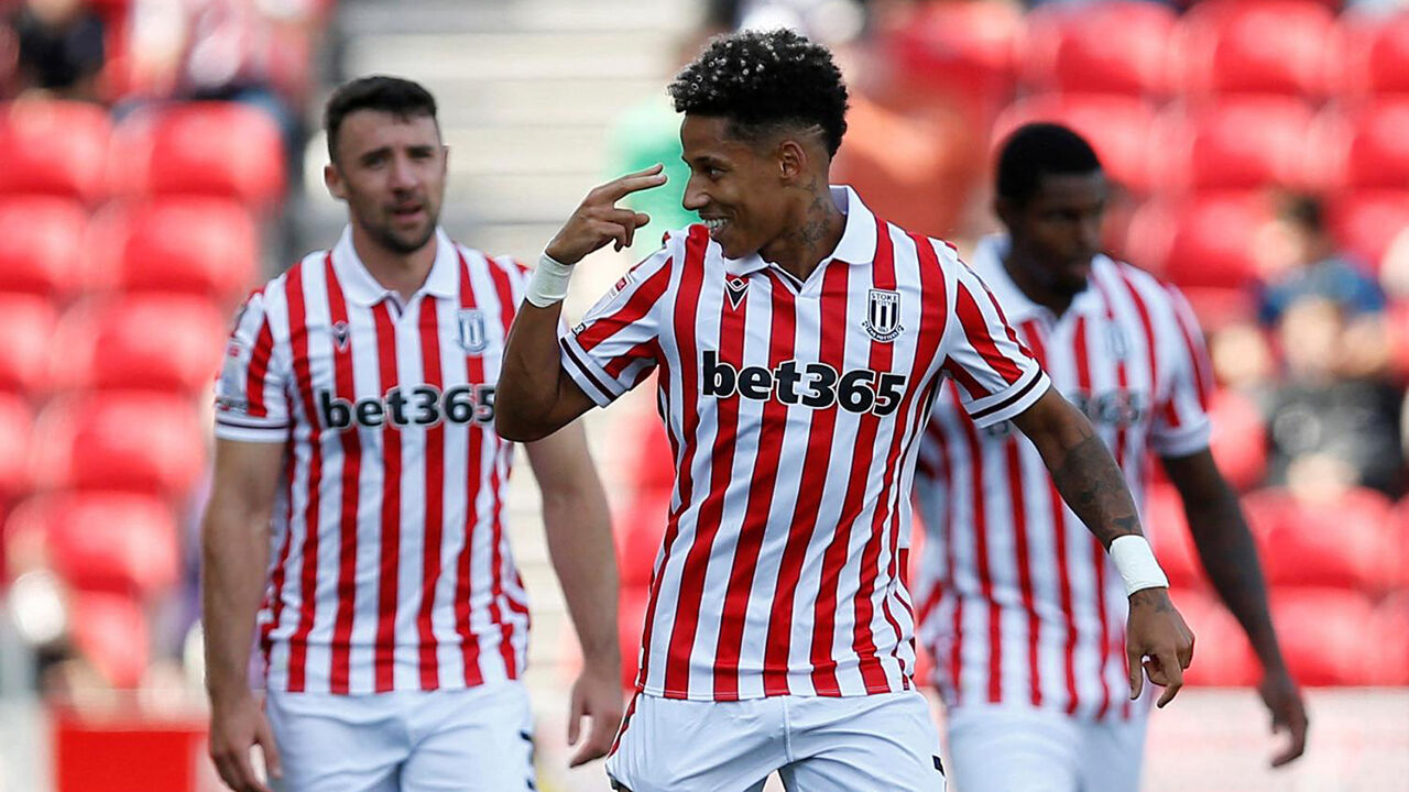 Extremo atua no Stoke City